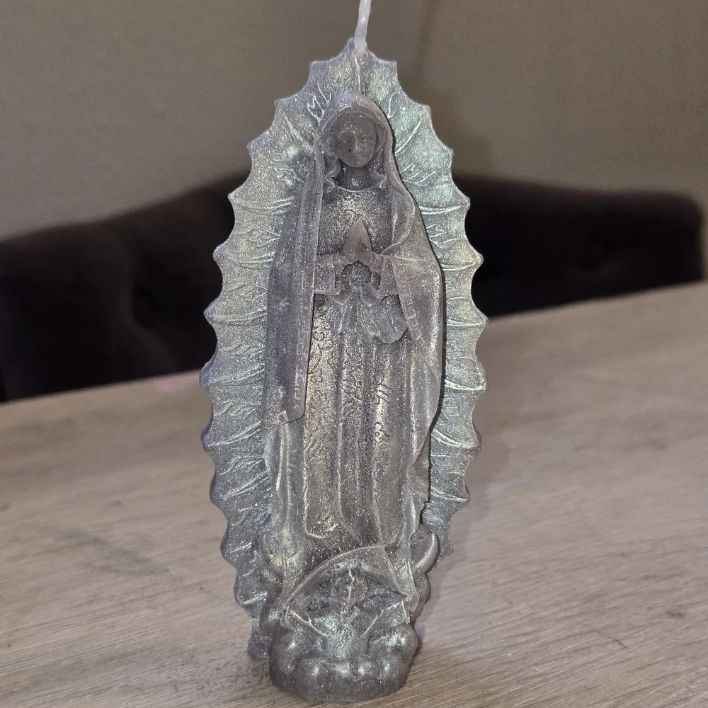 Premium Metallic Virgen de Guadalupe – 100% Beeswax (2.5 oz)
